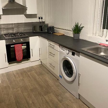 Cosy 3 Bedroom House, Free Parking & Wifi Nottingham Kültér fotó