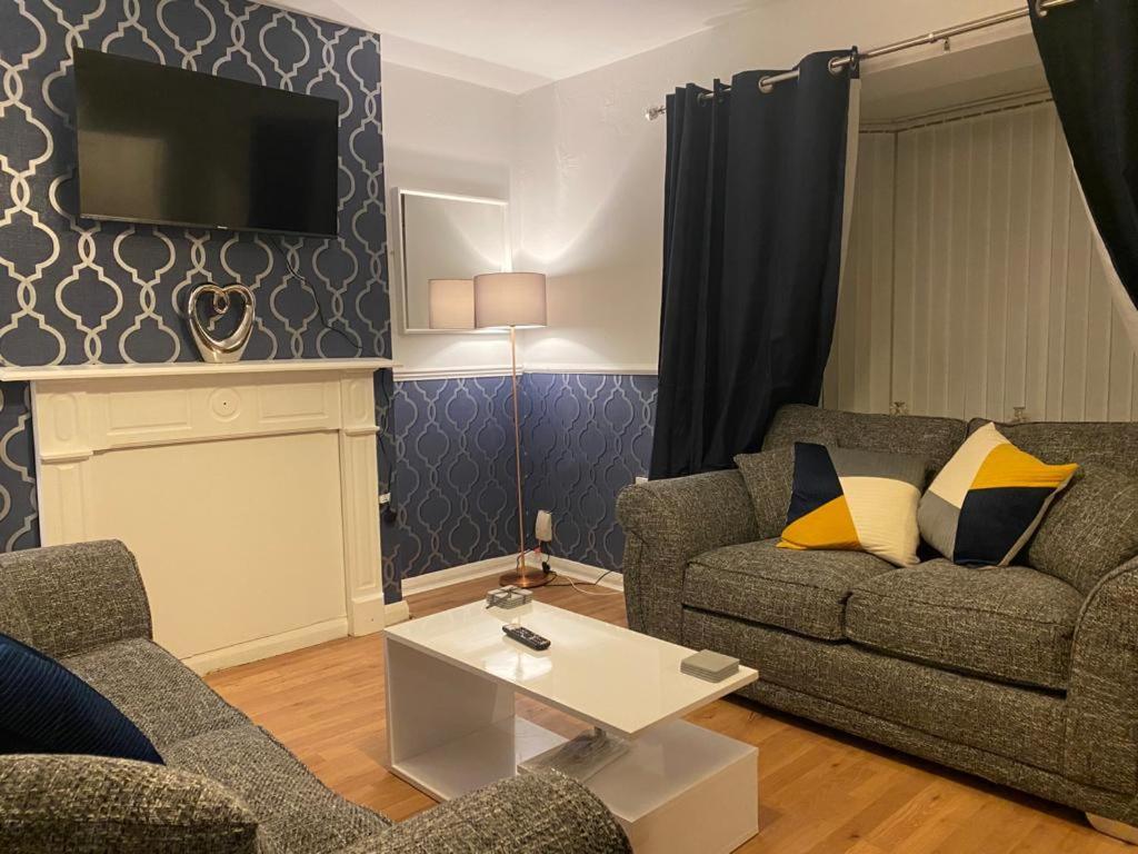 Cosy 3 Bedroom House, Free Parking & Wifi Nottingham Kültér fotó