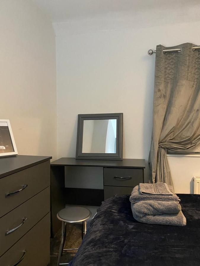 Cosy 3 Bedroom House, Free Parking & Wifi Nottingham Kültér fotó
