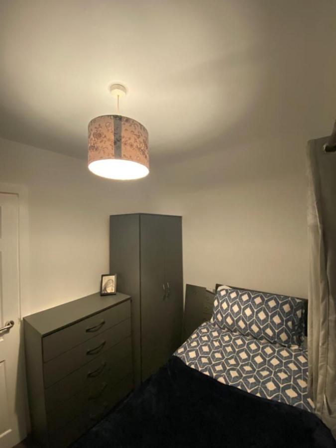 Cosy 3 Bedroom House, Free Parking & Wifi Nottingham Kültér fotó