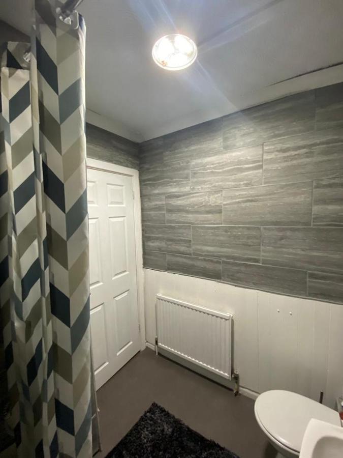 Cosy 3 Bedroom House, Free Parking & Wifi Nottingham Kültér fotó
