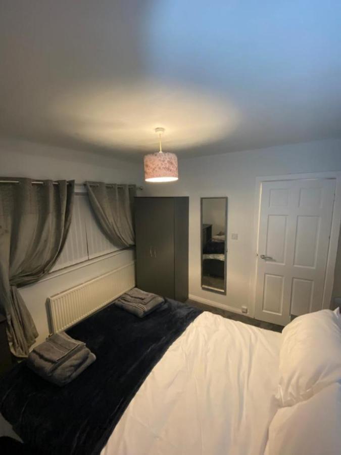Cosy 3 Bedroom House, Free Parking & Wifi Nottingham Kültér fotó