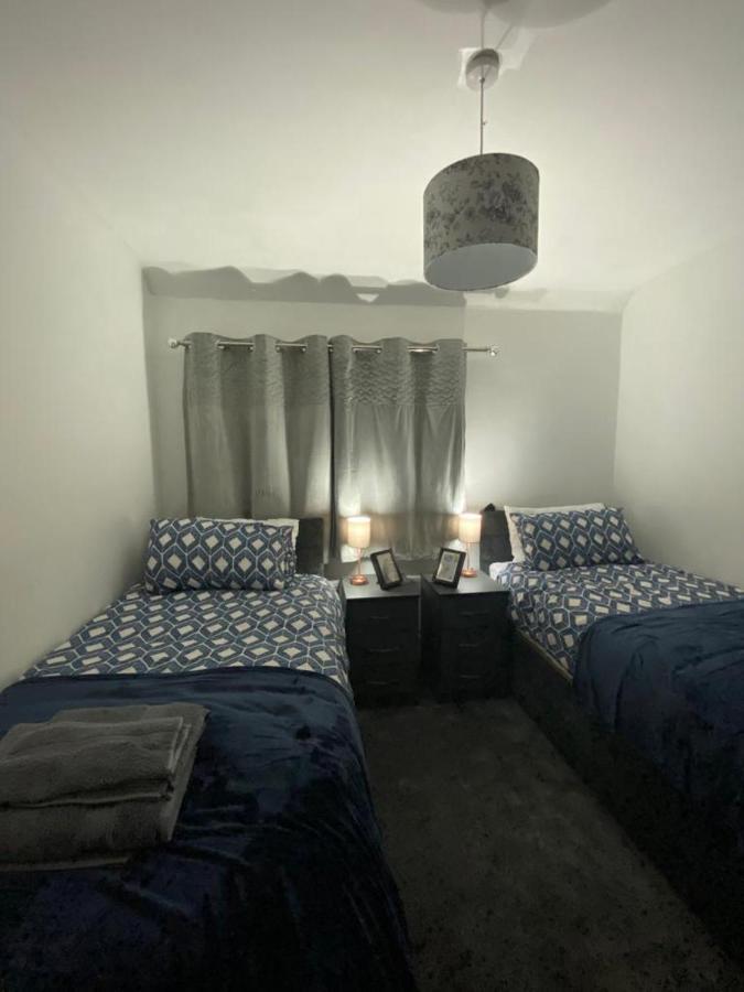 Cosy 3 Bedroom House, Free Parking & Wifi Nottingham Kültér fotó
