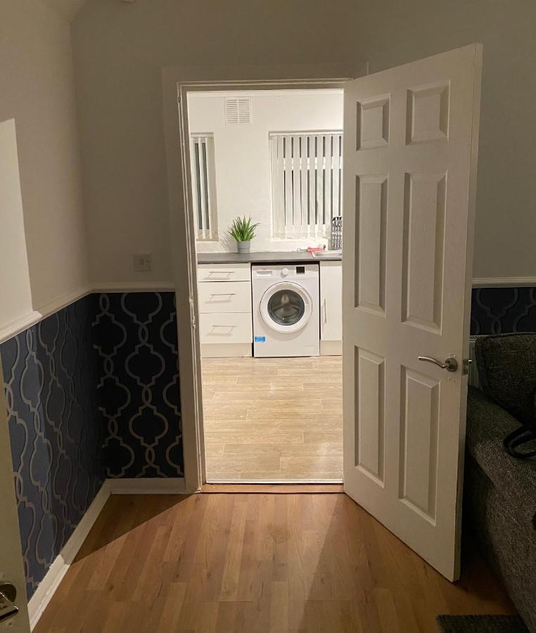 Cosy 3 Bedroom House, Free Parking & Wifi Nottingham Kültér fotó